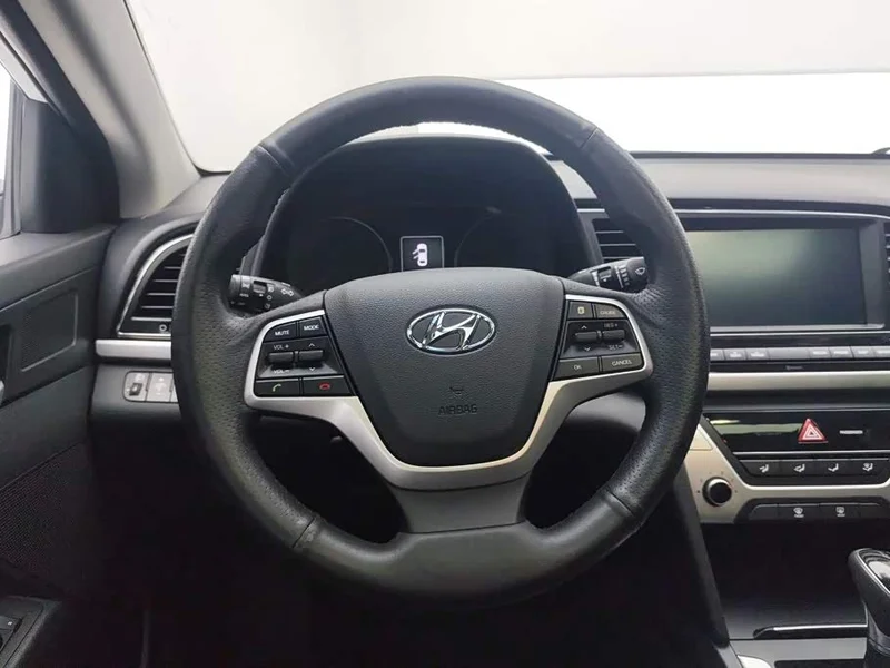 Hyundai Elantra Sport — фото 15