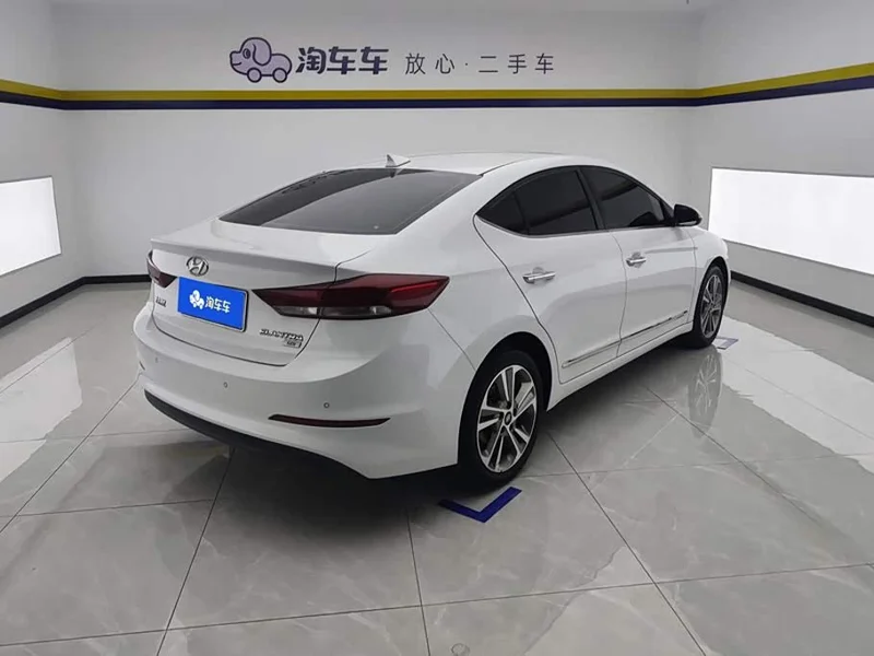 Hyundai Elantra Sport — фото 3