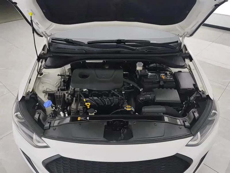 Hyundai Elantra Sport — фото 10