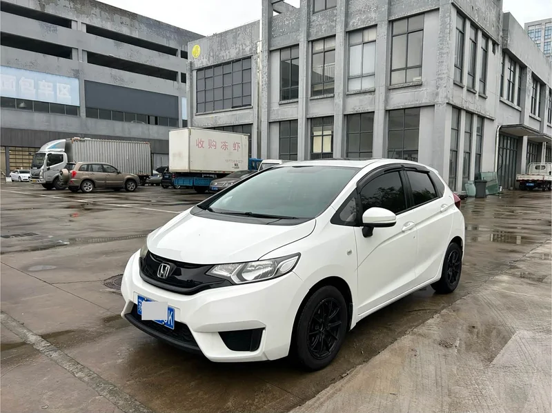Honda Fit — фото 1