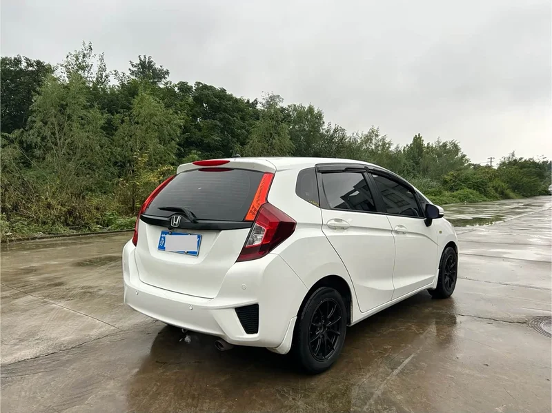 Honda Fit — фото 4
