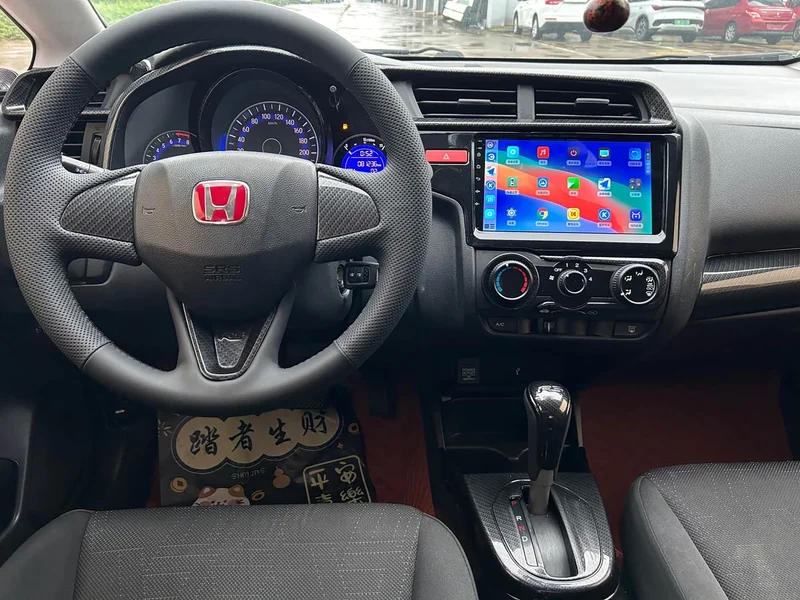 Honda Fit — фото 9