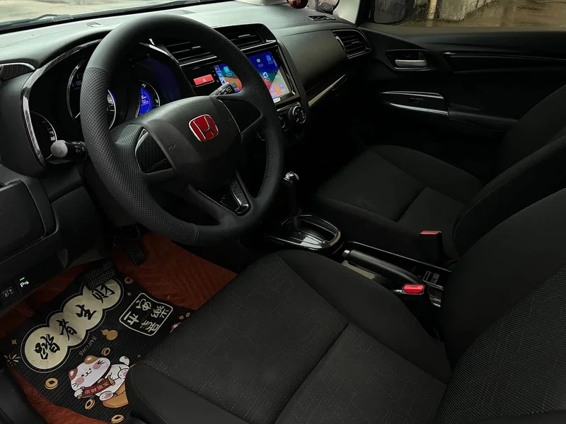 Honda Fit — фото 10