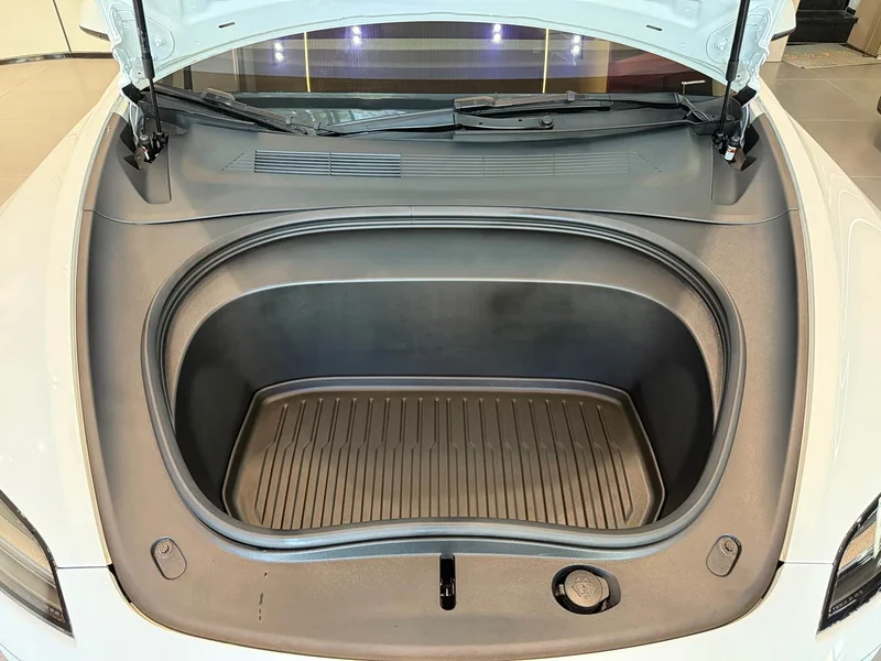 Tesla Model 3 — фото 15