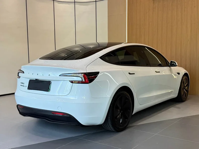 Tesla Model 3 — фото 19