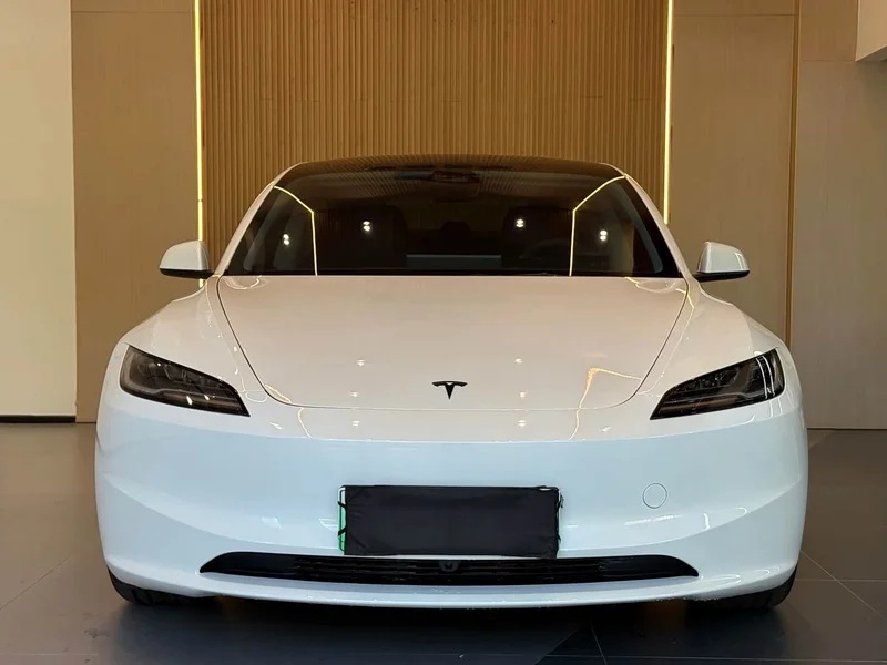 Tesla Model 3 — фото 2