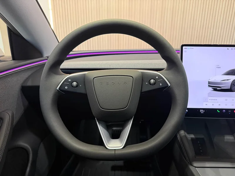 Tesla Model 3 — фото 8