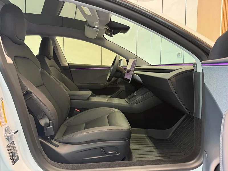 Tesla Model 3 — фото 10