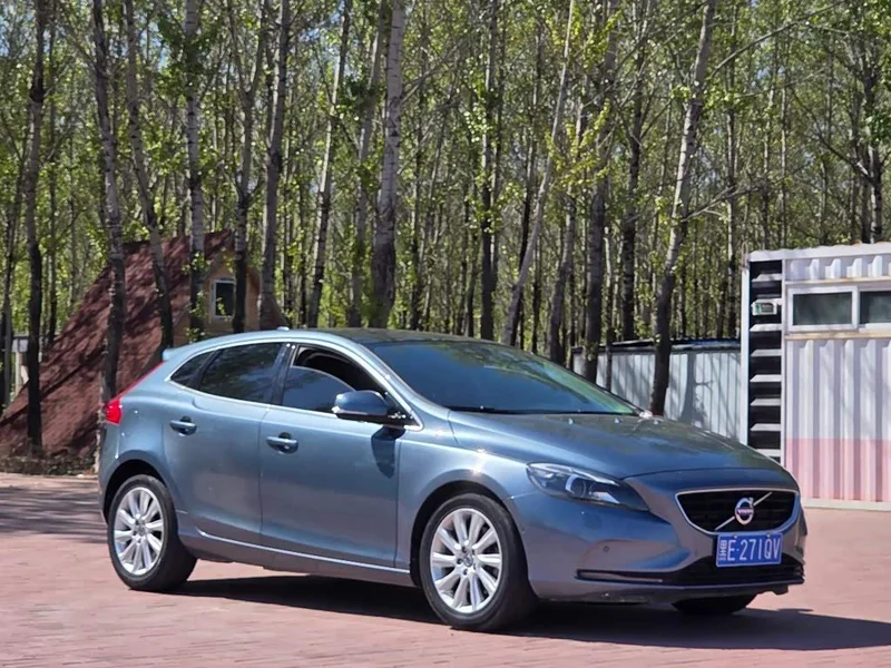 Volvo V40 — фото 3