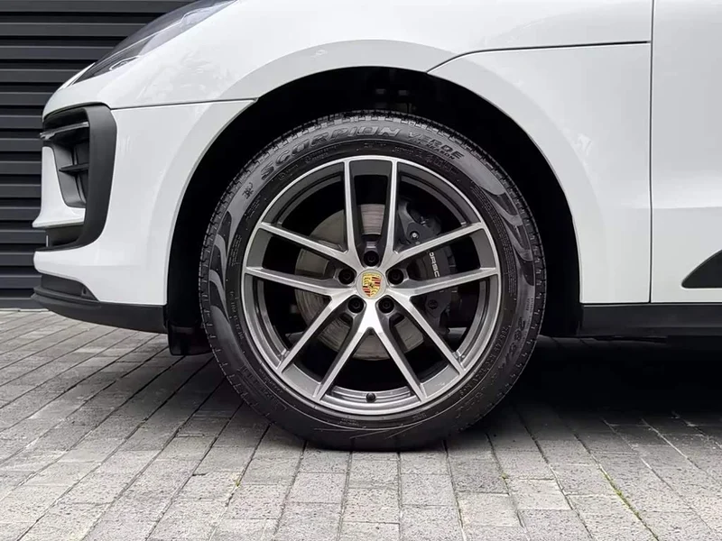Porsche Macan — фото 11