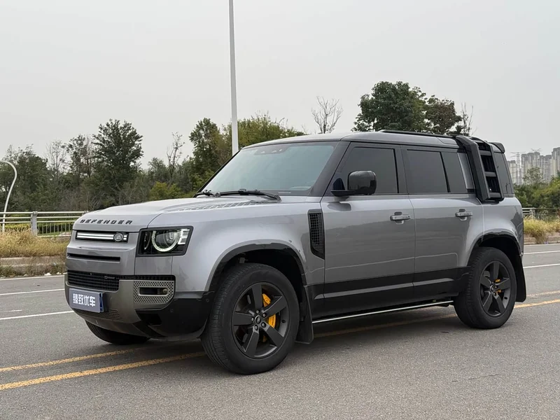 Land Rover Defender — фото 1