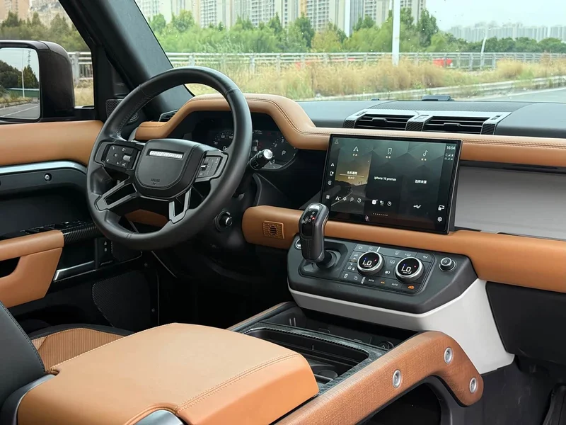 Land Rover Defender — фото 30