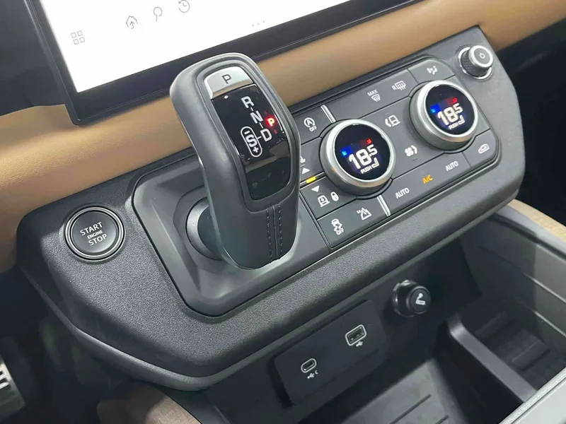 Land Rover Defender — фото 13
