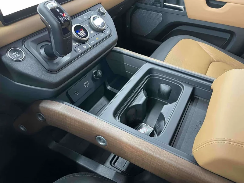 Land Rover Defender — фото 15