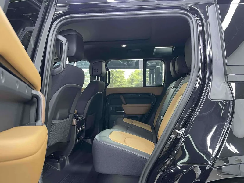 Land Rover Defender — фото 17