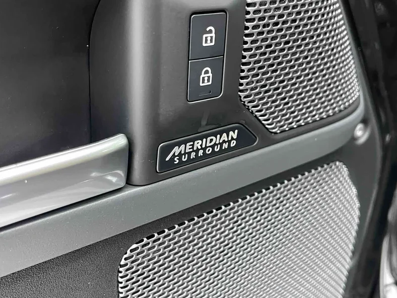 Land Rover Defender — фото 19