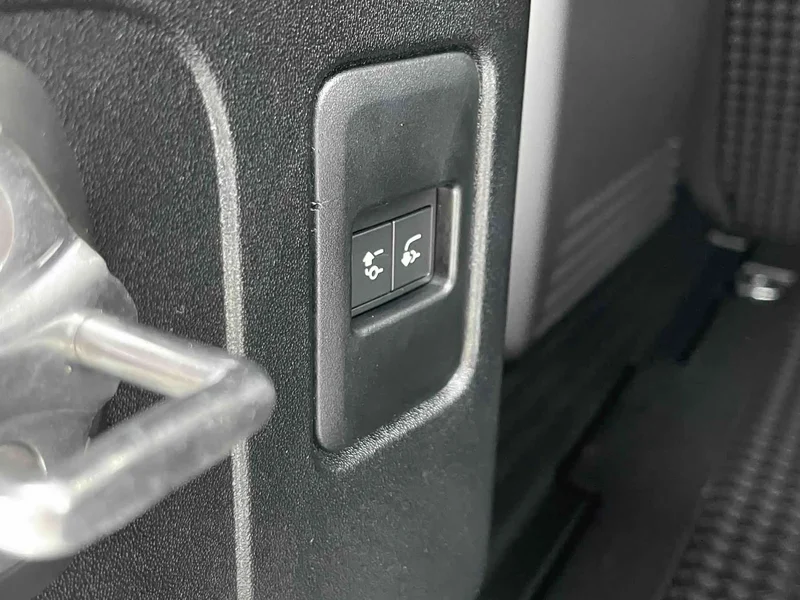 Land Rover Defender — фото 22