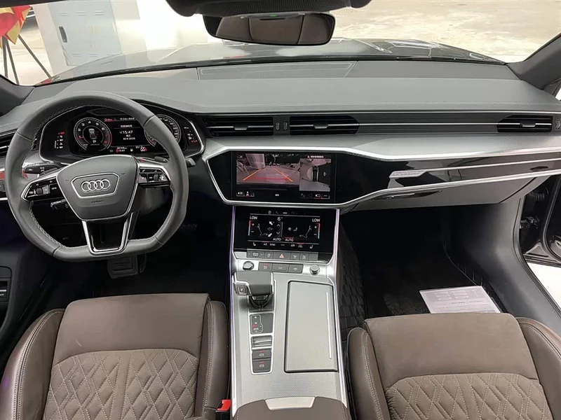 Audi A7L — фото 11