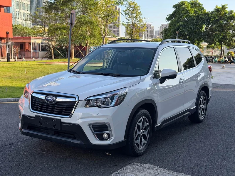 Subaru Forester — фото 1
