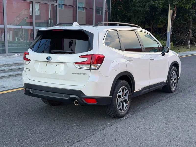 Subaru Forester — фото 4
