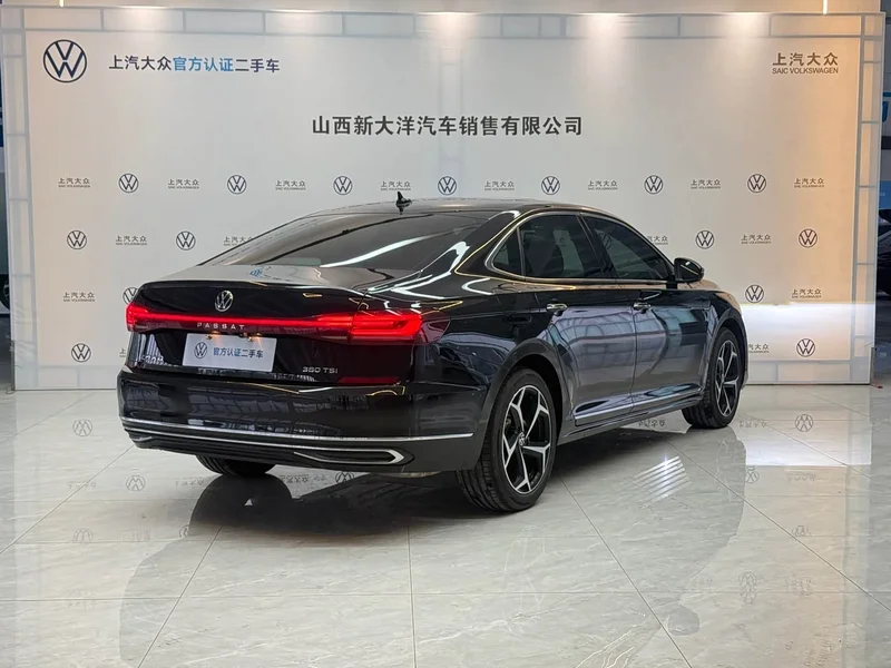 Volkswagen Passat — фото 12