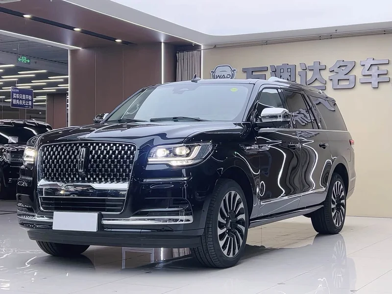 Lincoln Navigator — фото 1
