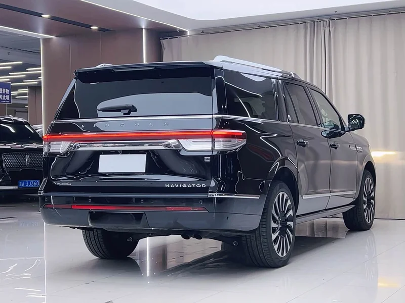 Lincoln Navigator — фото 17