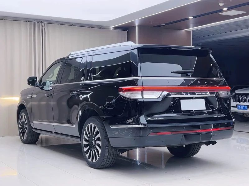 Lincoln Navigator — фото 18