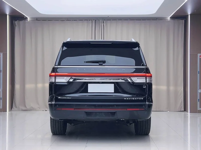 Lincoln Navigator — фото 19
