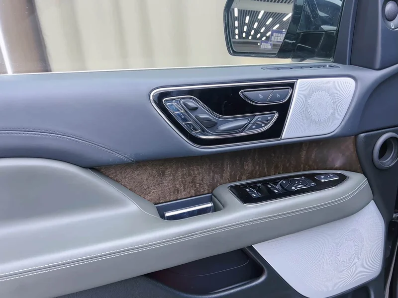Lincoln Navigator — фото 10