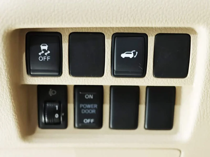 Toyota HiAce GranCabin — фото 13