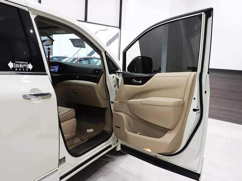 Toyota HiAce GranCabin — фото 23