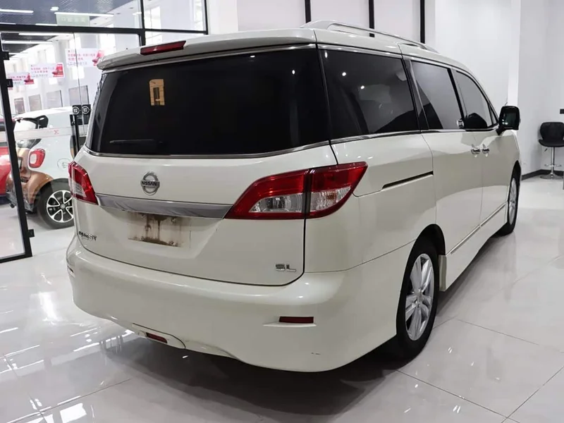 Toyota HiAce GranCabin — фото 9