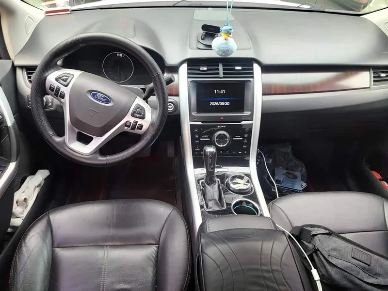 Ford Edge — фото 12