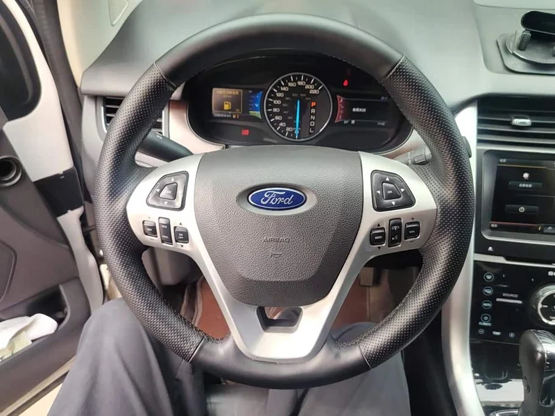 Ford Edge — фото 15