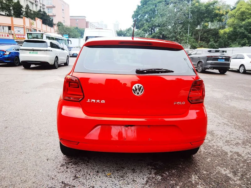Volkswagen Polo — фото 5
