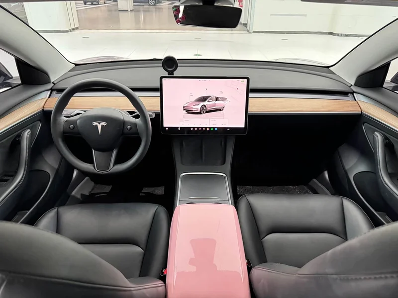 Tesla Model 3 — фото 5