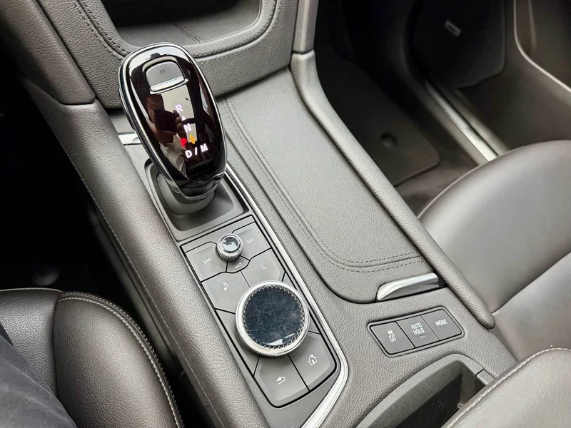 Cadillac XT5 — фото 11