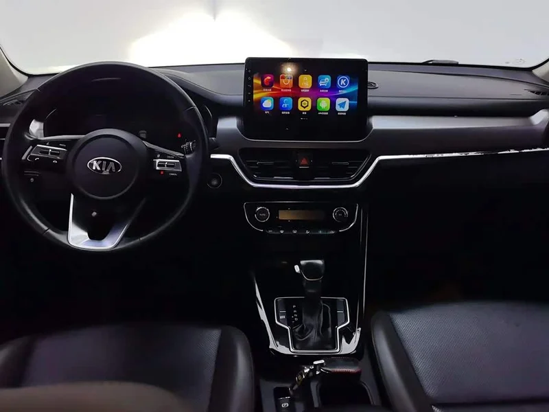 Kia Sportage — фото 12