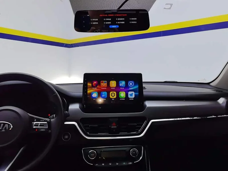Kia Sportage — фото 13