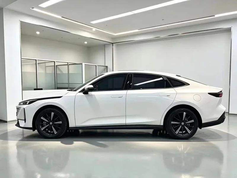 Changan Eado — фото 3
