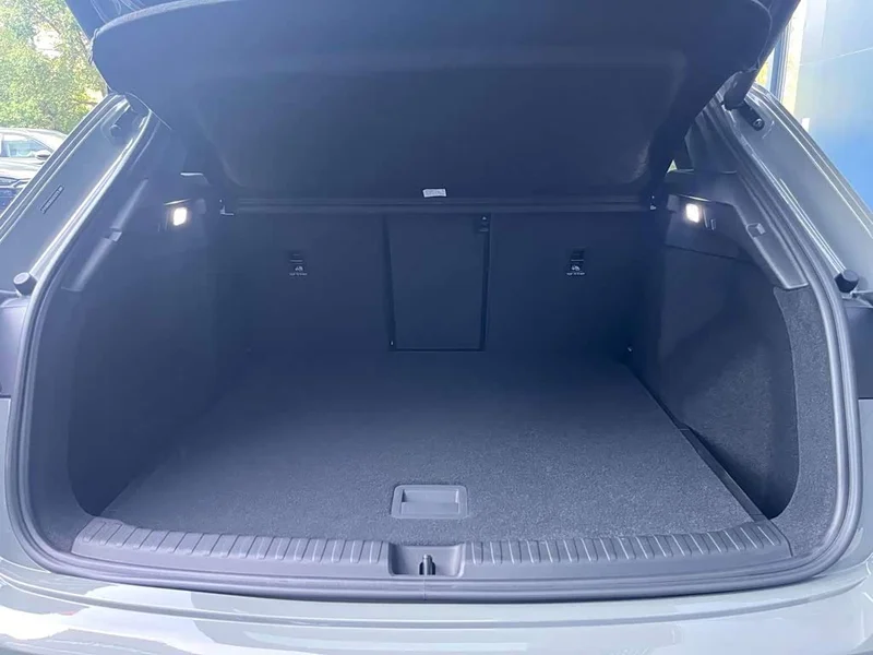 Audi Q4 e-tron — фото 15