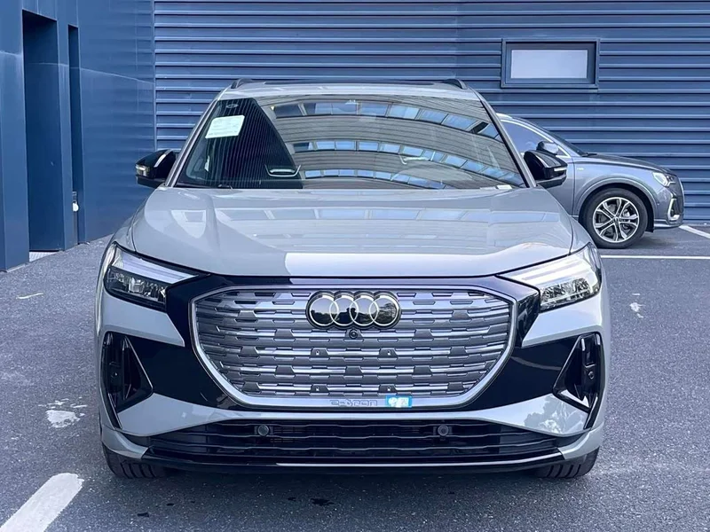 Audi Q4 e-tron — фото 2