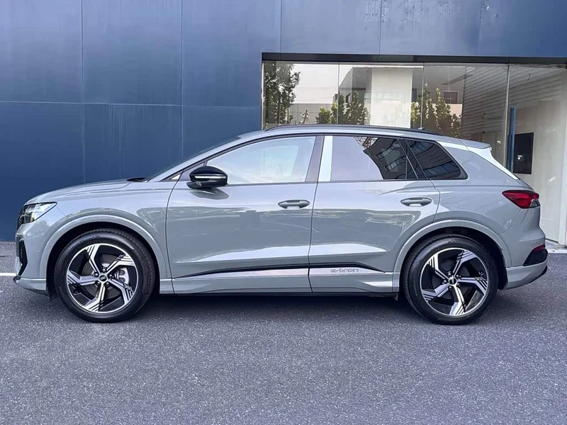 Audi Q4 e-tron — фото 4
