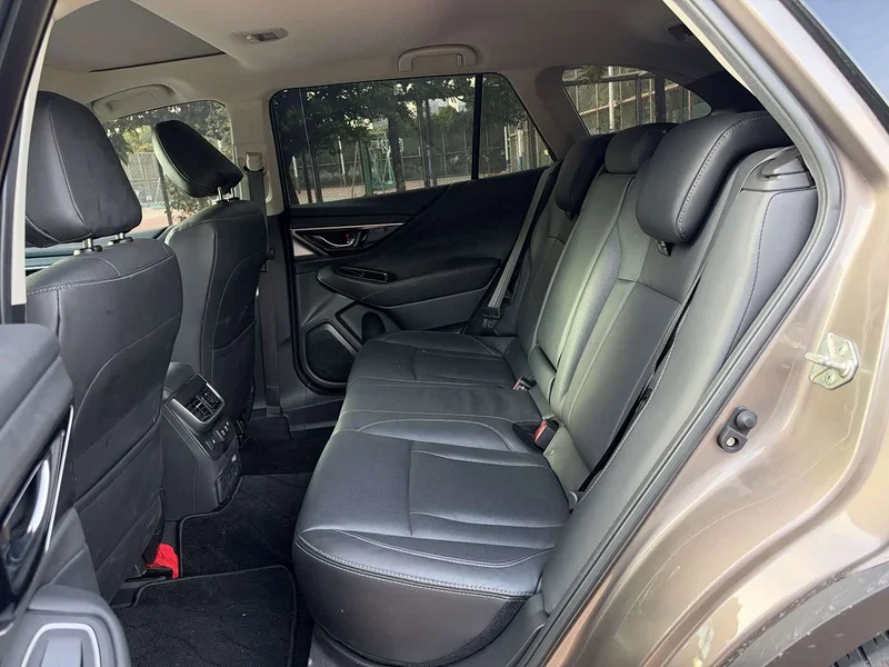 Subaru Outback — фото 16
