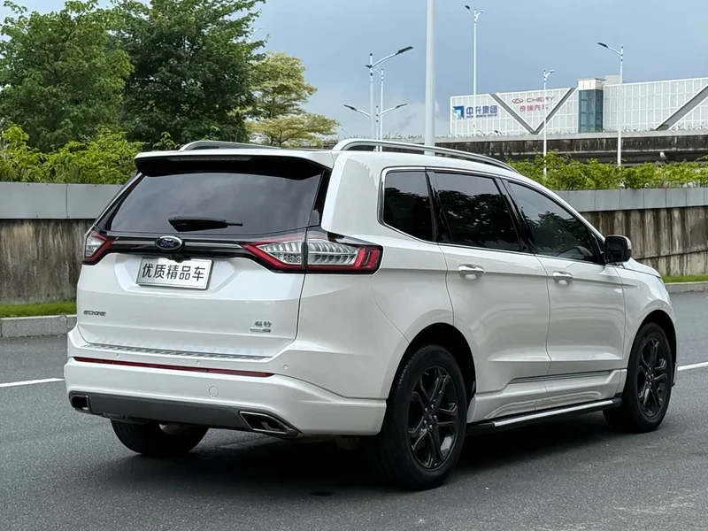 Ford Edge — фото 11