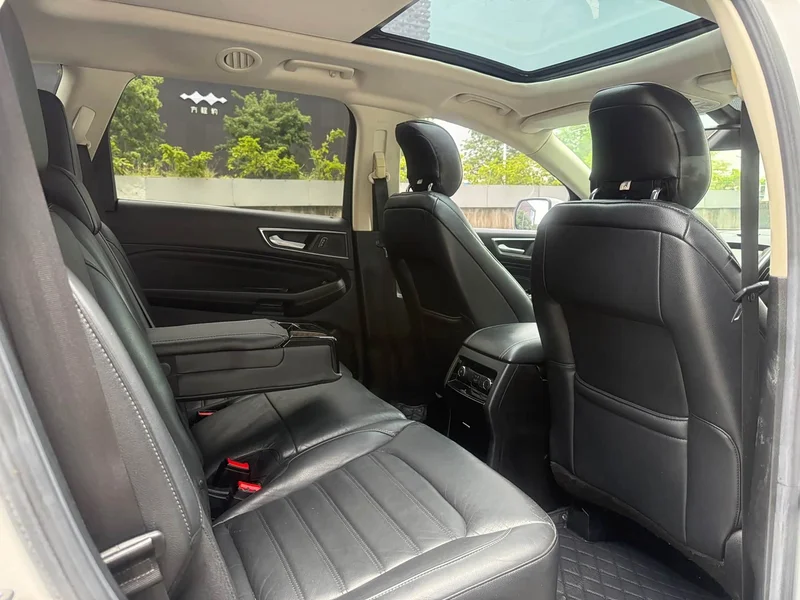 Ford Edge — фото 19