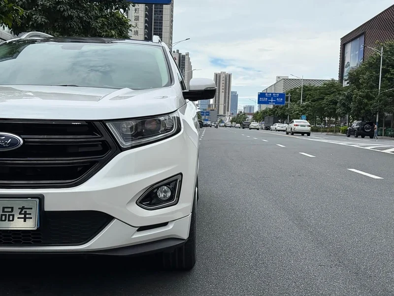 Ford Edge — фото 8