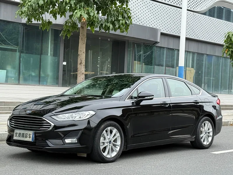 Ford Mondeo — фото 1