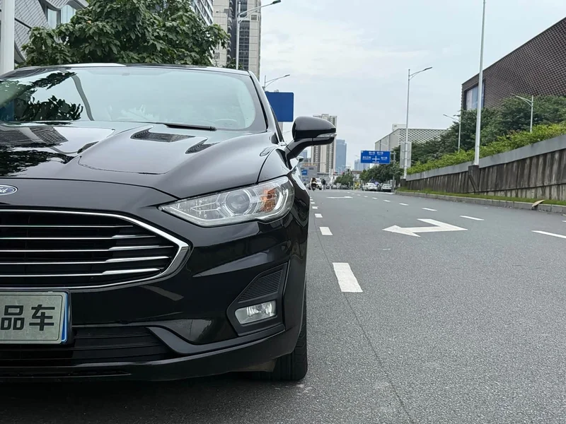 Ford Mondeo — фото 14